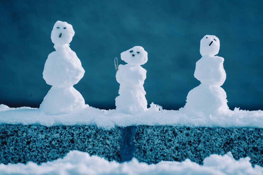 子供の雪遊びを安全に楽しむためのおすすめグッズは？