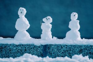 子供の雪遊びを安全に楽しむためのおすすめグッズは？
