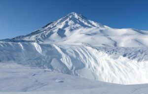 初めての雪遊びに必要な持ち物は子どもにとって何ですか？