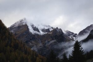 雪遊びを楽しむ子どもに最適な中間着の選び方は？