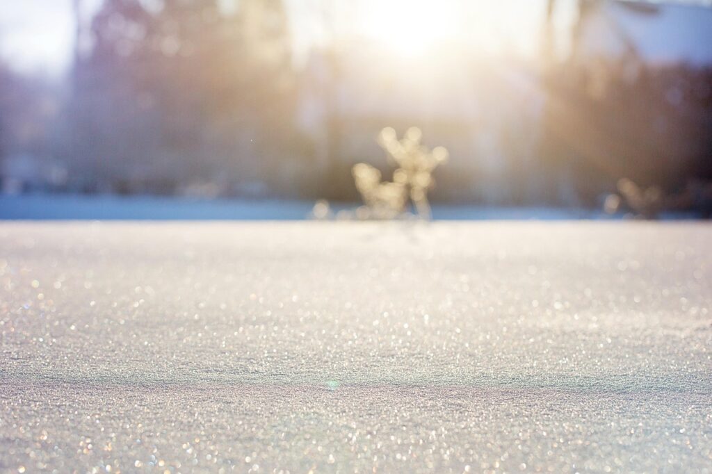 雪遊びを楽しむ子どもにおすすめの雪目予防ゴーグルは？