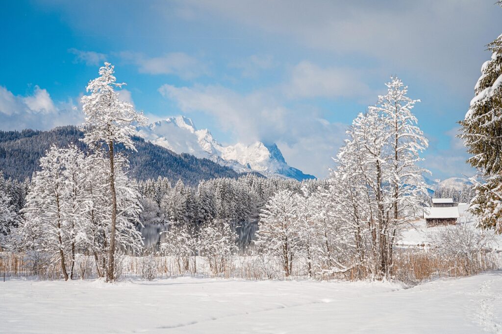 雪遊びを楽しむための4歳児向け持ち物リストは？