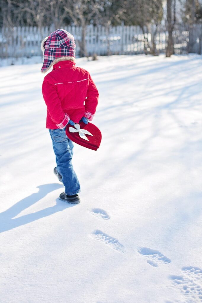 雪遊びを楽しむために子どもに防水服は必要？